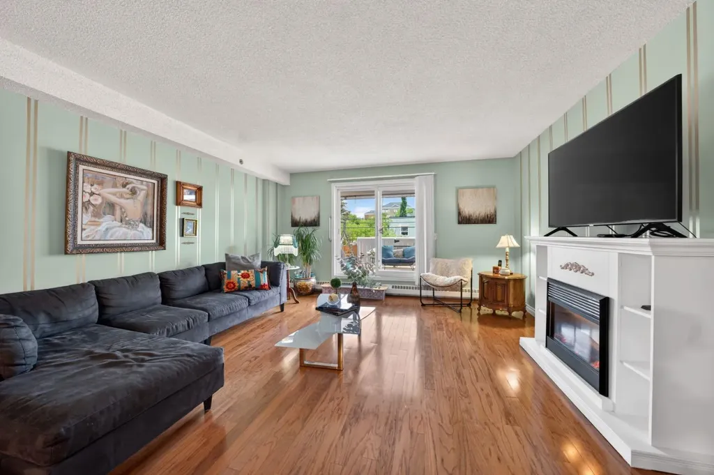 1733 27 Avenue SW Calgary AB T2T1G9