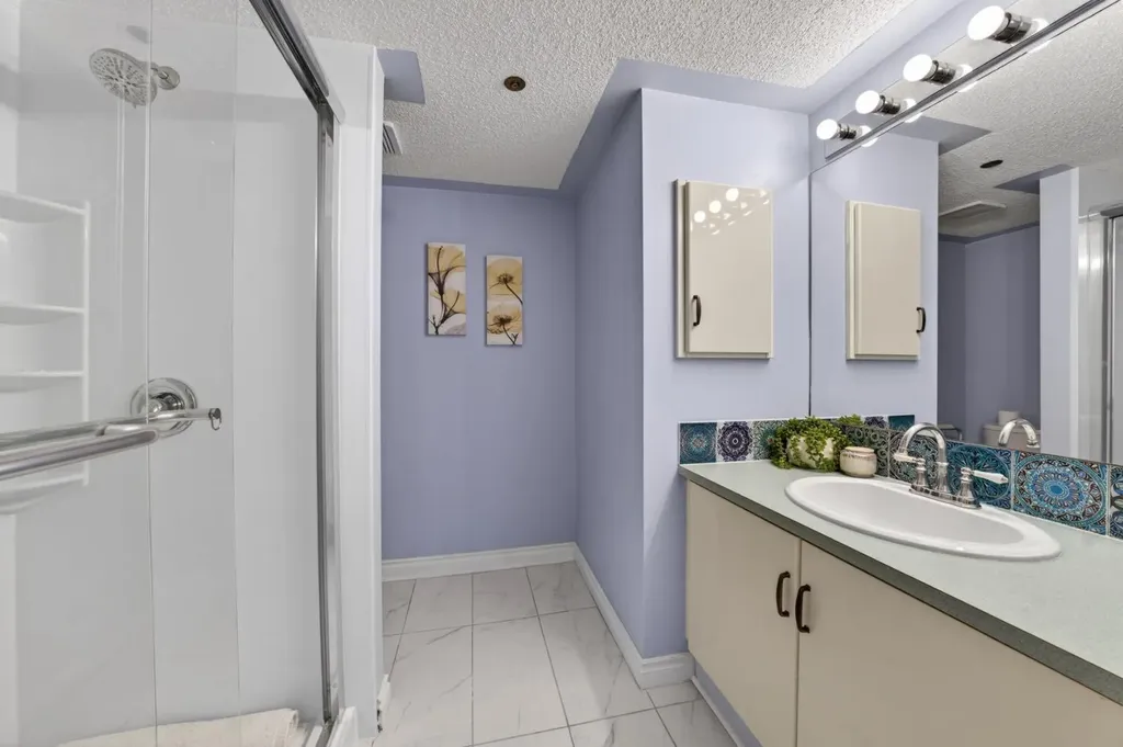 1733 27 Avenue SW Calgary AB T2T1G9