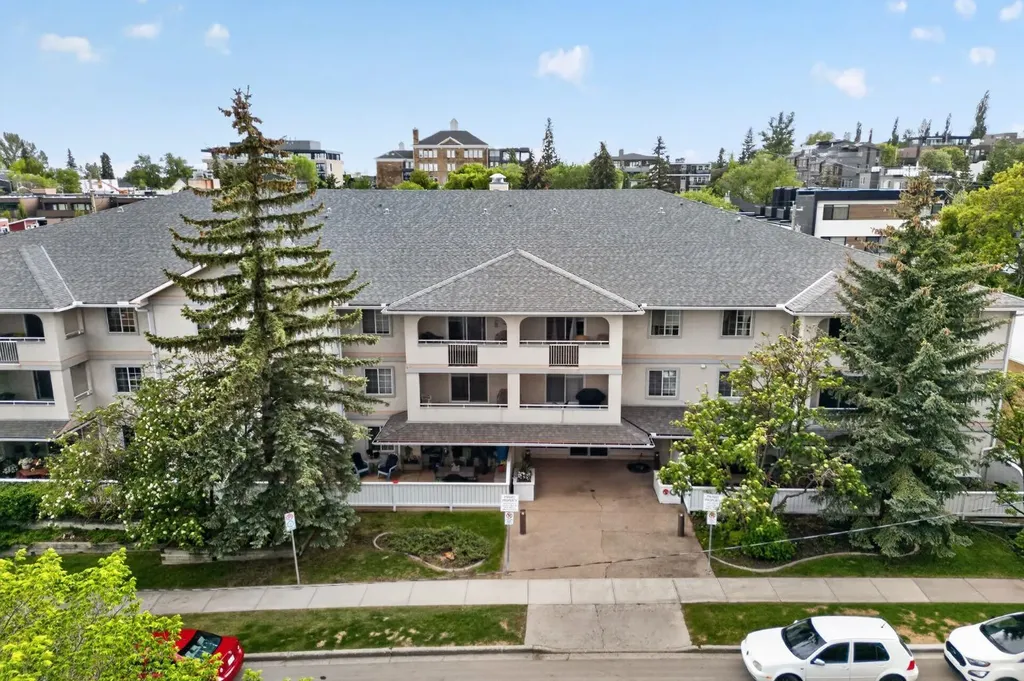 1733 27 Avenue SW Calgary AB T2T1G9