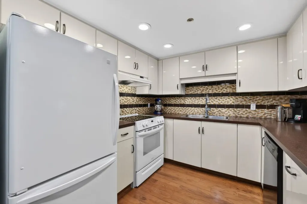 1733 27 Avenue SW Calgary AB T2T1G9