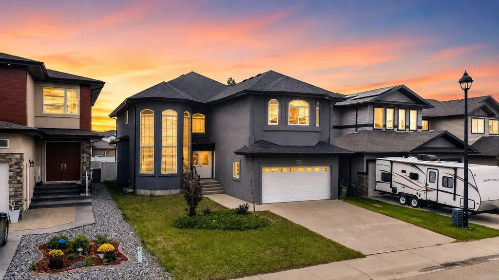 647 Fraser Vista NW Edmonton AB T5Y 0V4