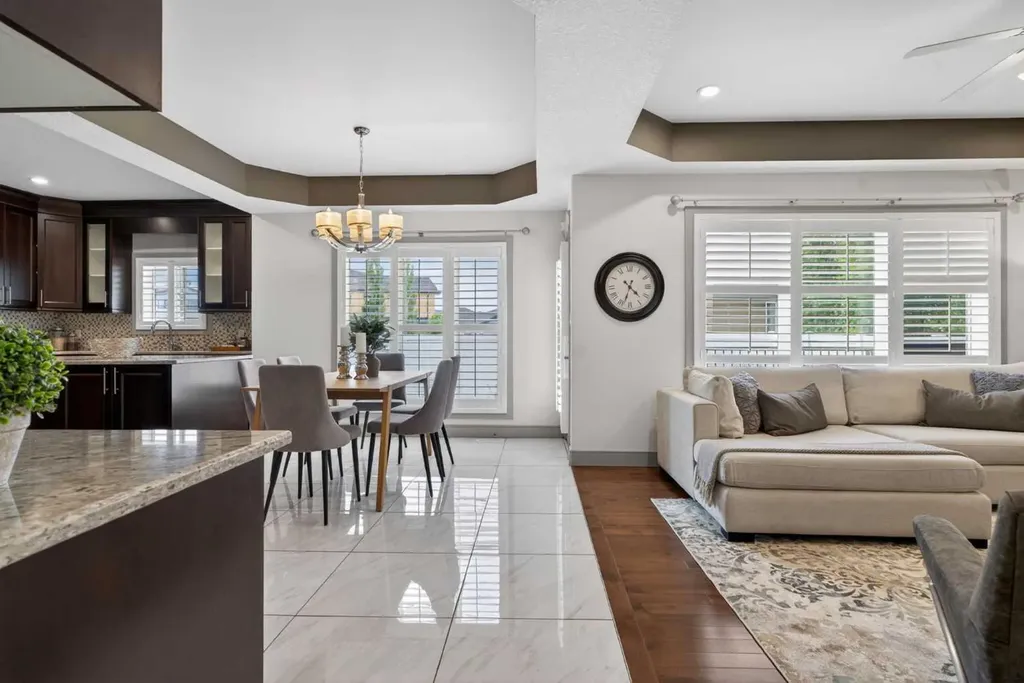 647 Fraser Vista NW Edmonton AB T5Y 0V4