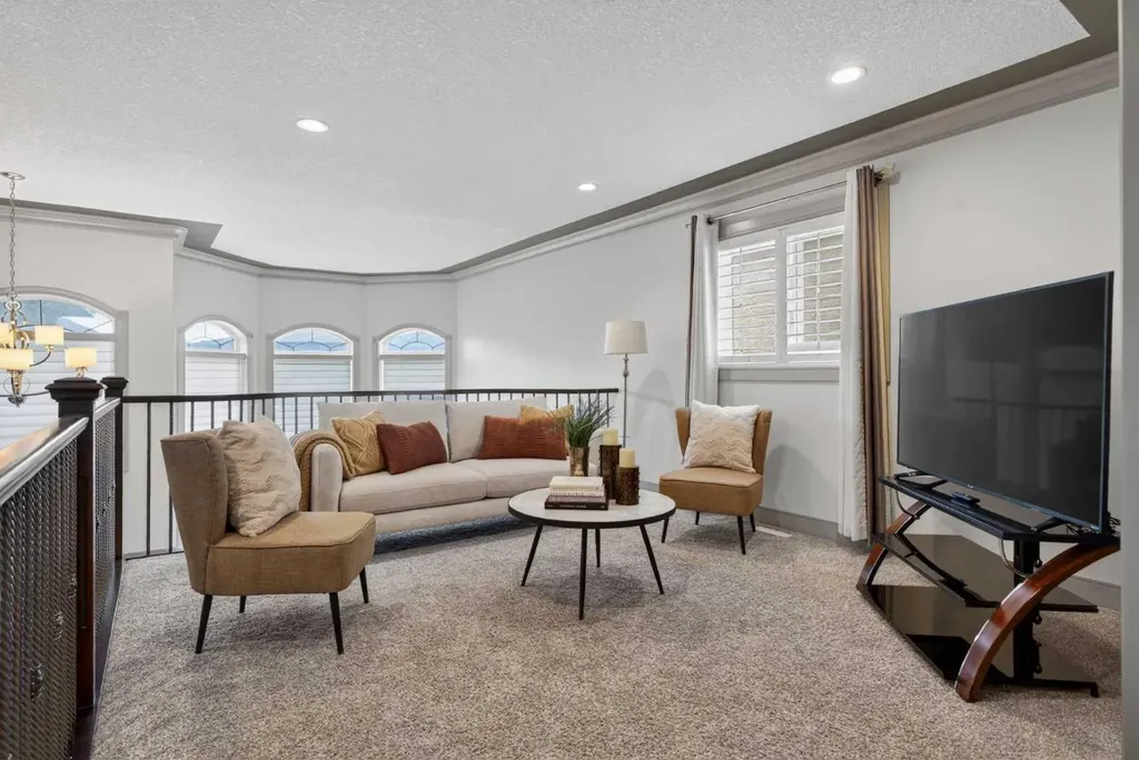 647 Fraser Vista NW Edmonton AB T5Y 0V4