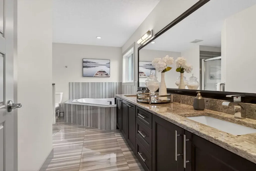 647 Fraser Vista NW Edmonton AB T5Y 0V4