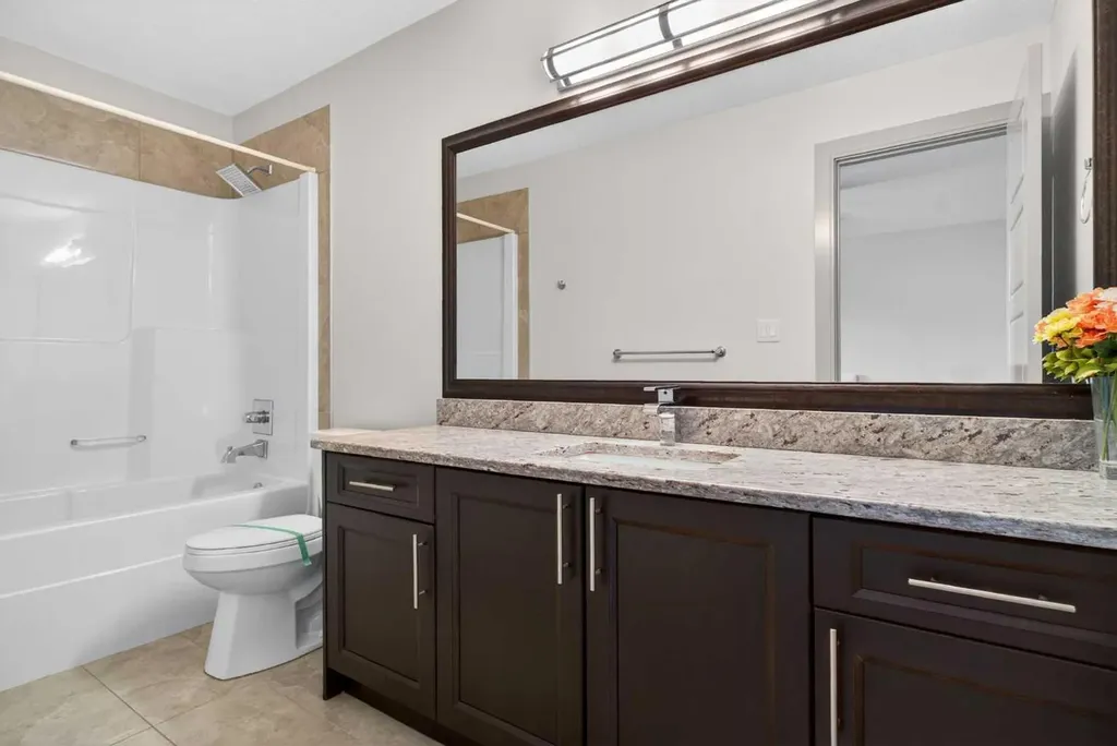 647 Fraser Vista NW Edmonton AB T5Y 0V4