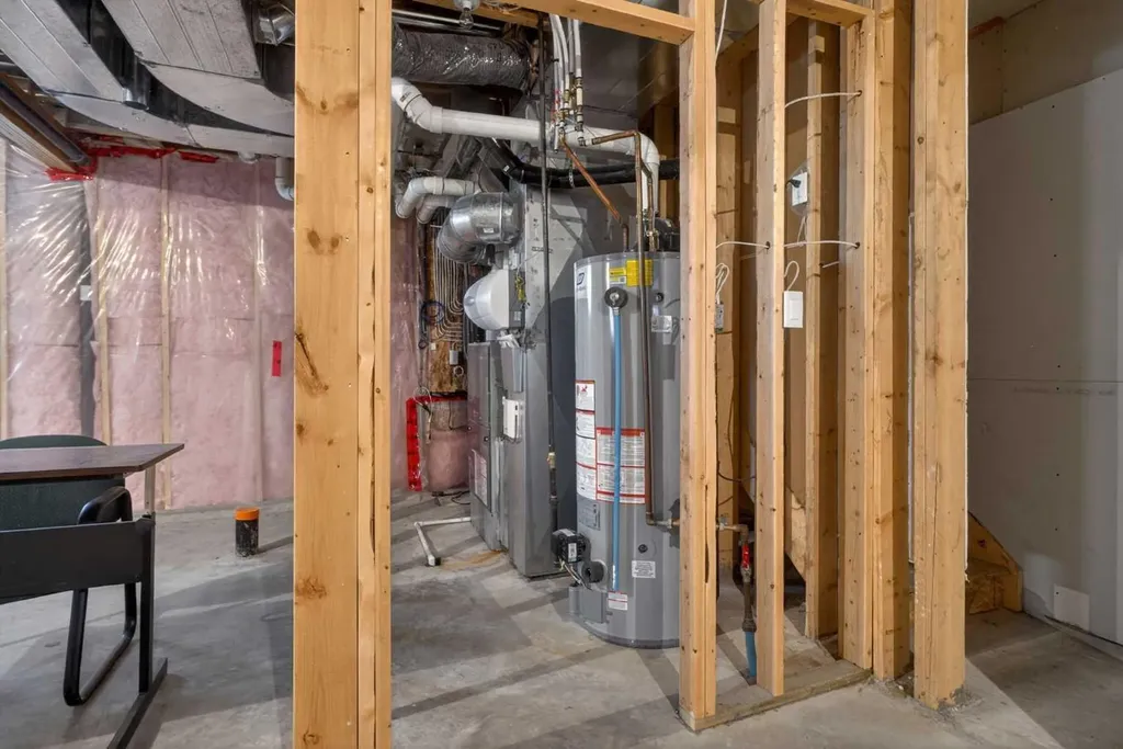 647 Fraser Vista NW Edmonton AB T5Y 0V4