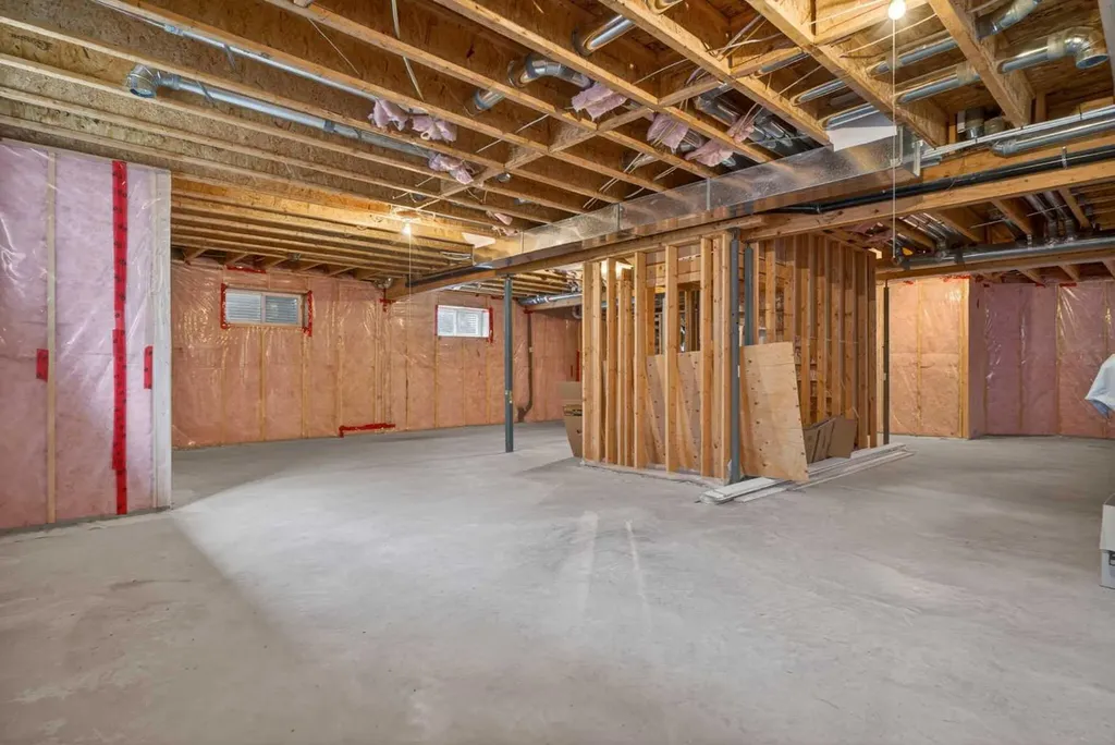647 Fraser Vista NW Edmonton AB T5Y 0V4