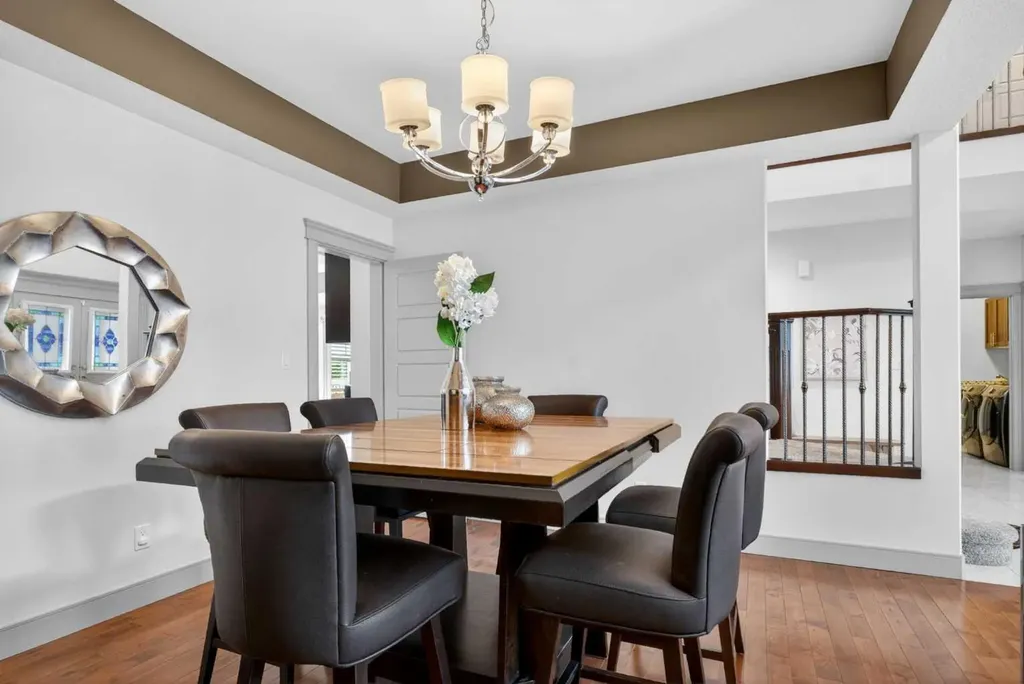 647 Fraser Vista NW Edmonton AB T5Y 0V4