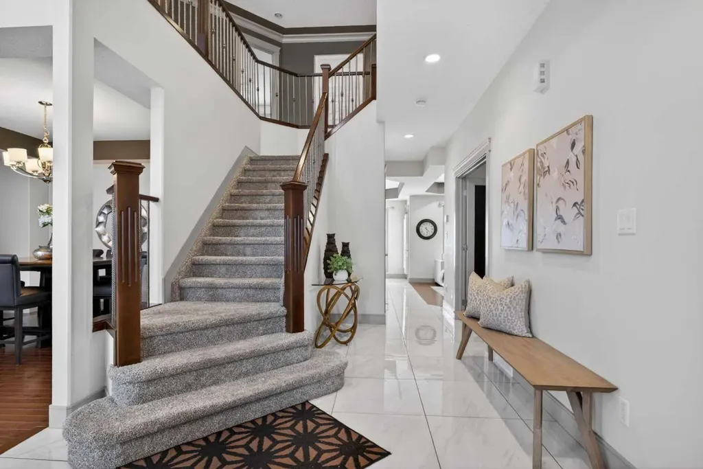 647 Fraser Vista NW Edmonton AB T5Y 0V4