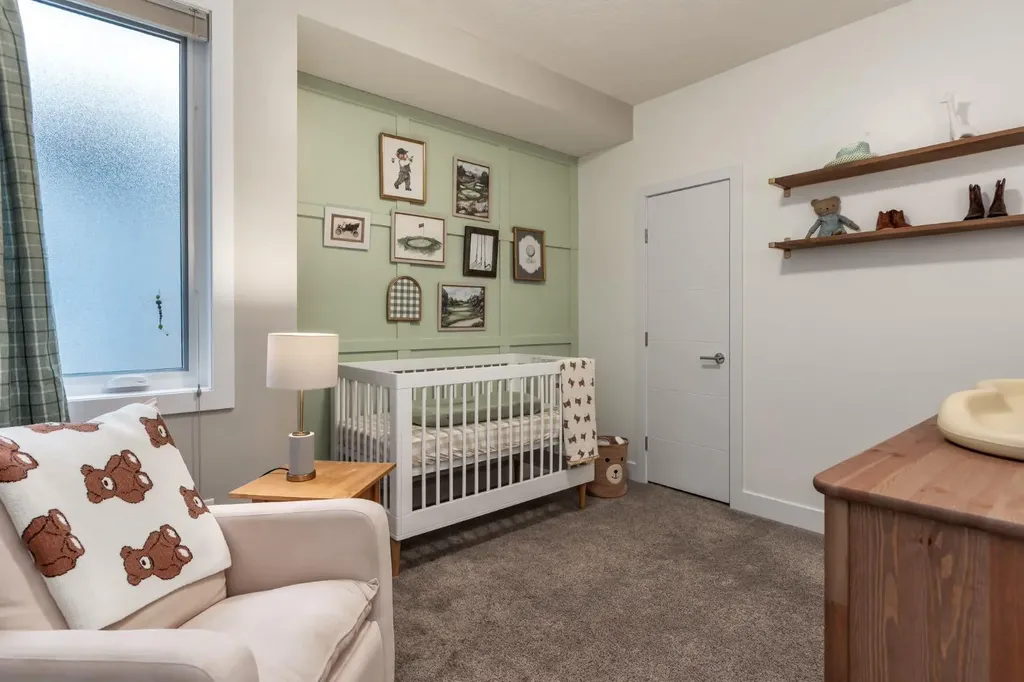 4321 72 Street NW Calgary AB T3B 2L1