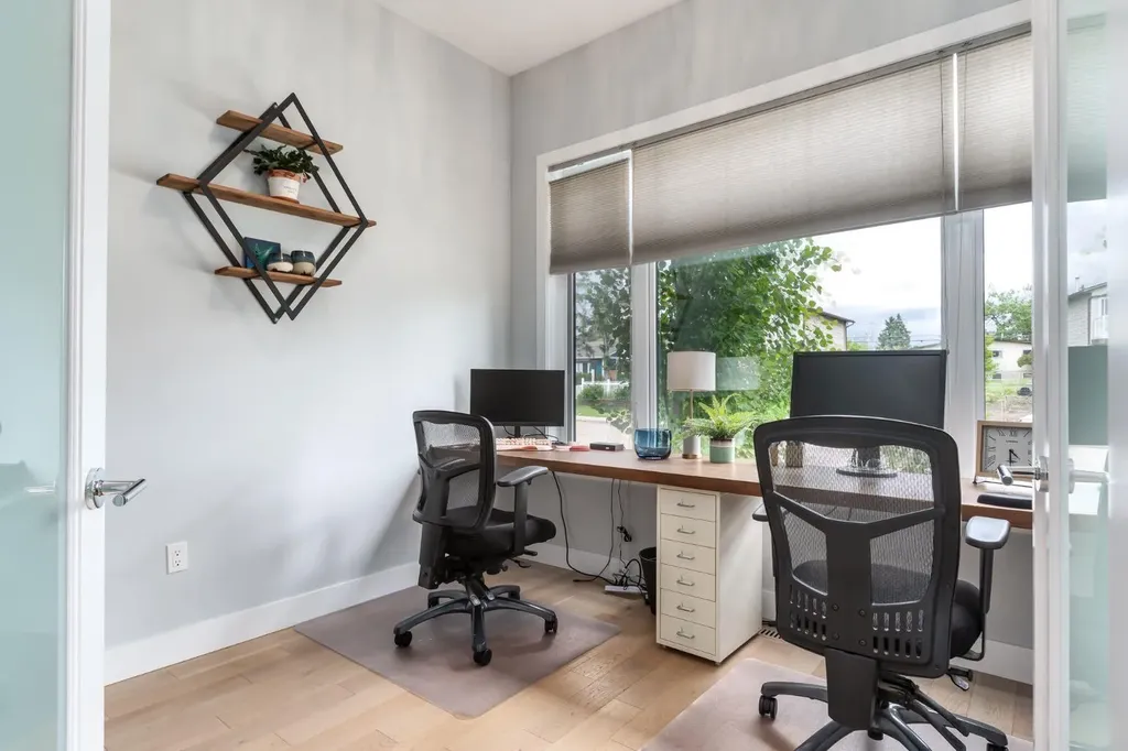 4321 72 Street NW Calgary AB T3B 2L1