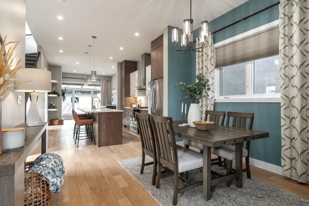4321 72 Street NW Calgary AB T3B 2L1