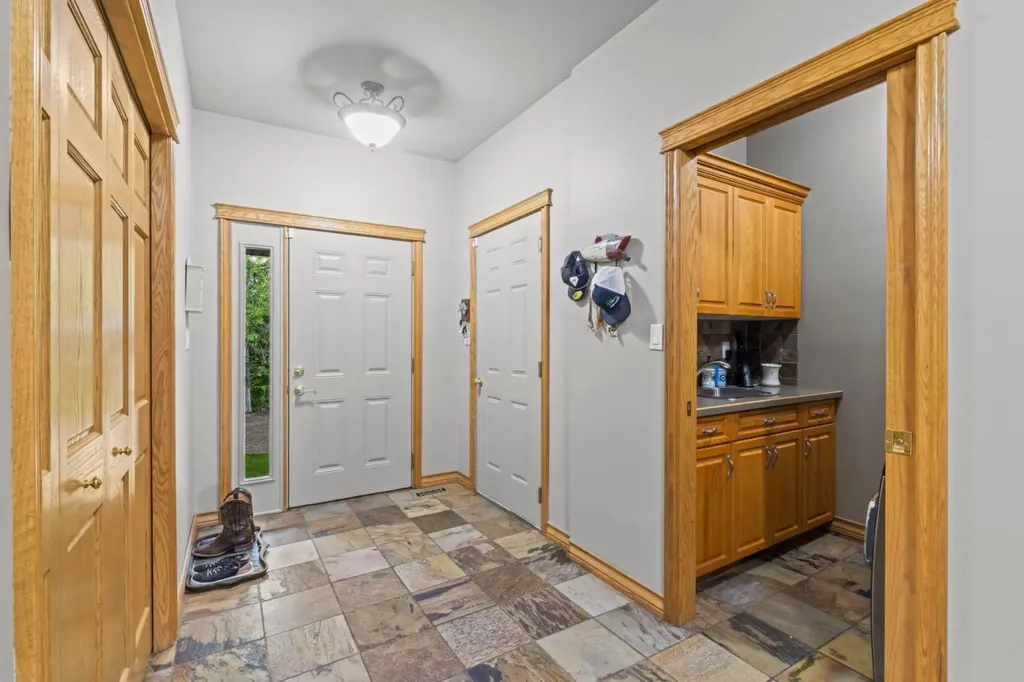 162052 Priddis Valley Road W Rural Foothills County AB T0L 1W2