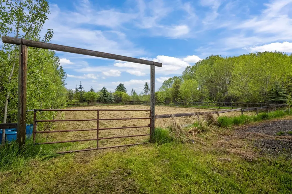 162052 Priddis Valley Road W Rural Foothills County AB T0L 1W2