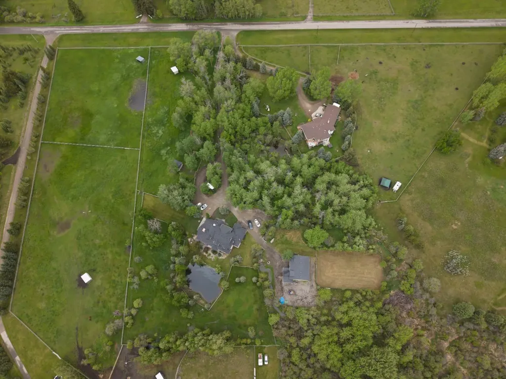 162052 Priddis Valley Road W Rural Foothills County AB T0L 1W2