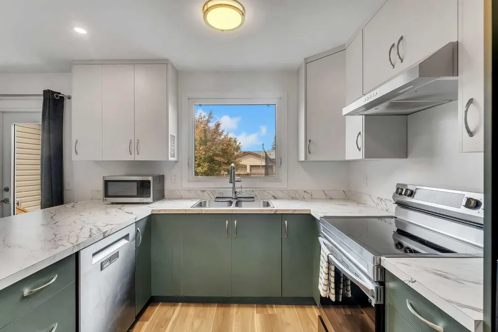 2162 Summerfield Boulevard SE Airdrie AB T4B 1X4