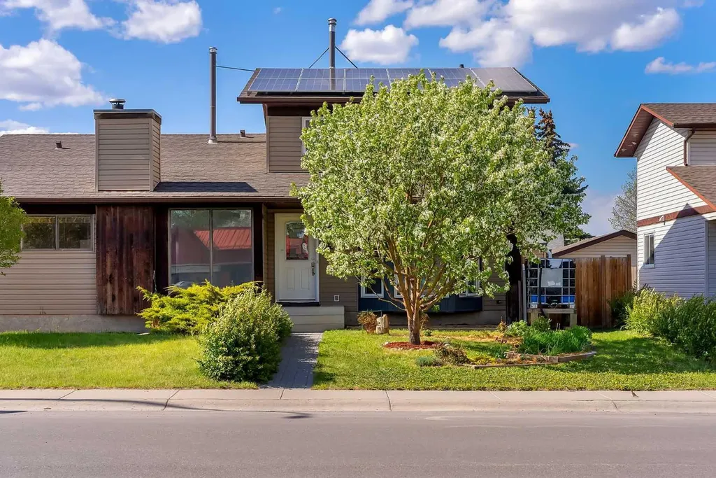 2162 Summerfield Boulevard SE Airdrie AB T4B 1X4