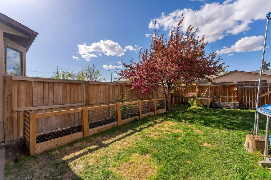 2162 Summerfield Boulevard SE Airdrie AB T4B 1X4