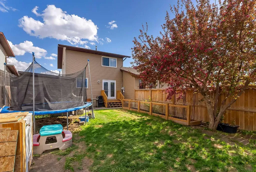 2162 Summerfield Boulevard SE Airdrie AB T4B 1X4