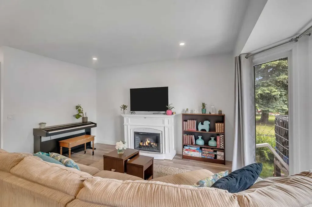 2162 Summerfield Boulevard SE Airdrie AB T4B 1X4