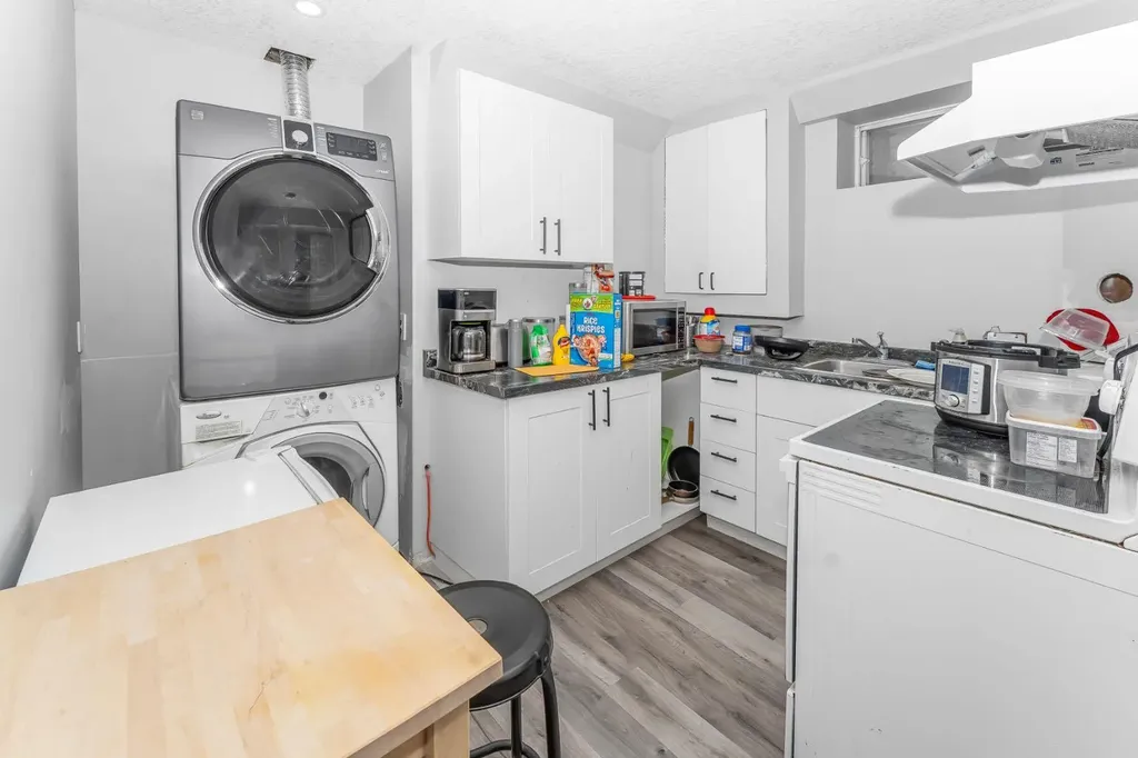 369 Martinwood Place NE Calgary AB T3J3H7