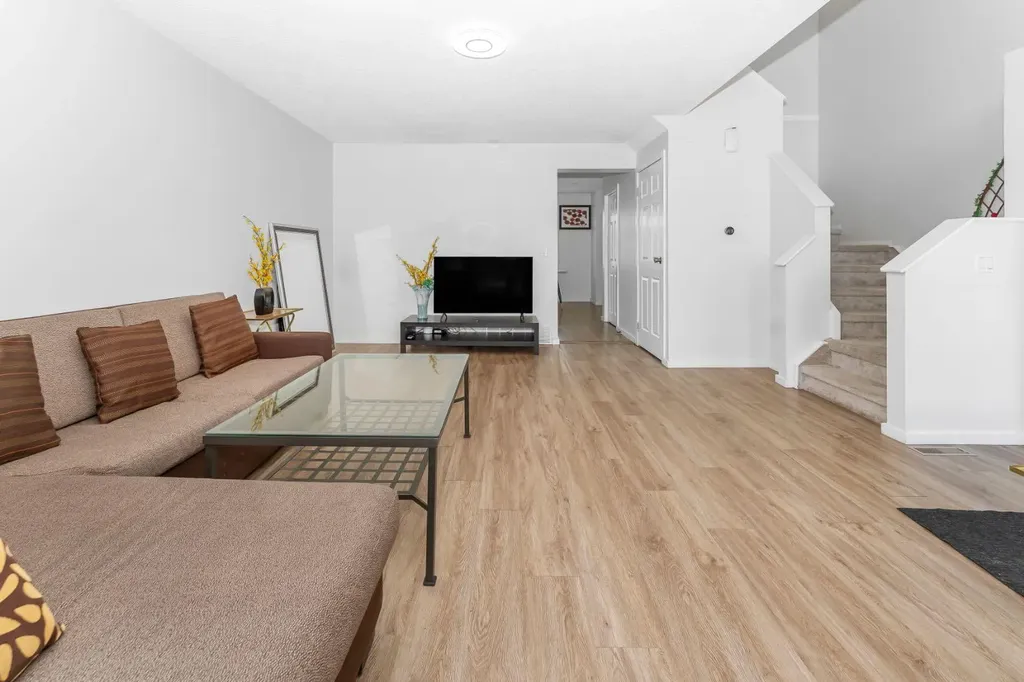 369 Martinwood Place NE Calgary AB T3J3H7