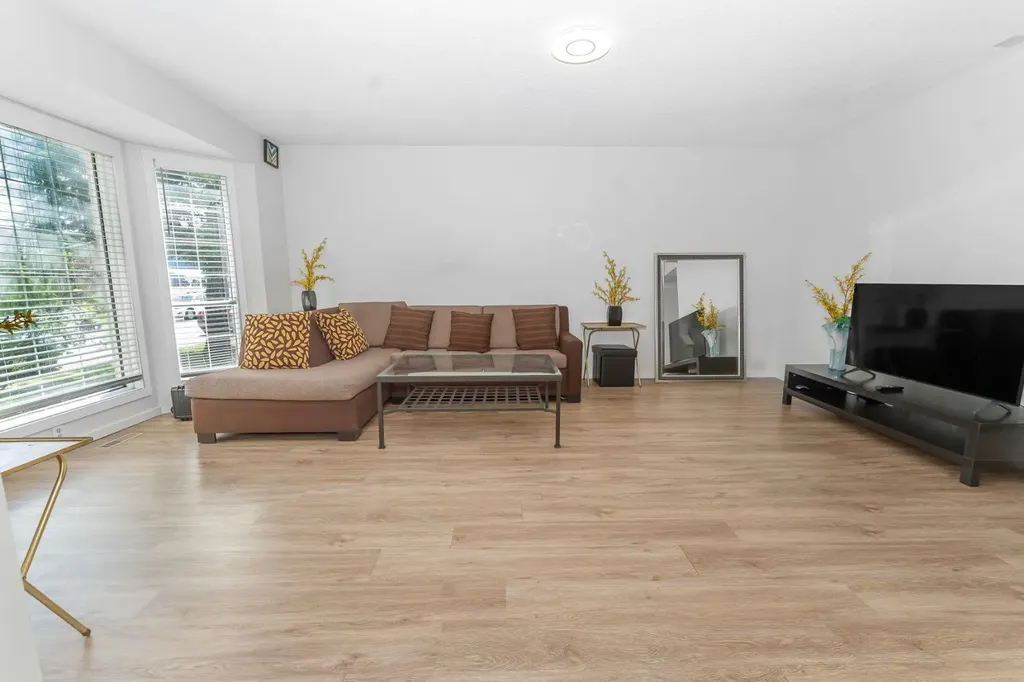369 Martinwood Place NE Calgary AB T3J3H7