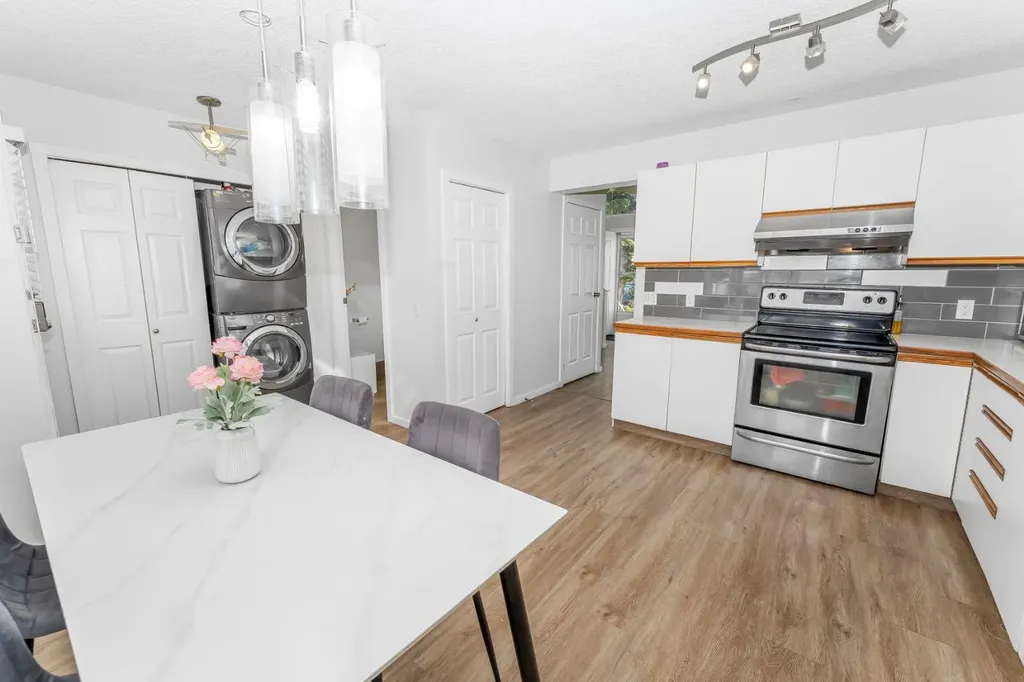 369 Martinwood Place NE Calgary AB T3J3H7