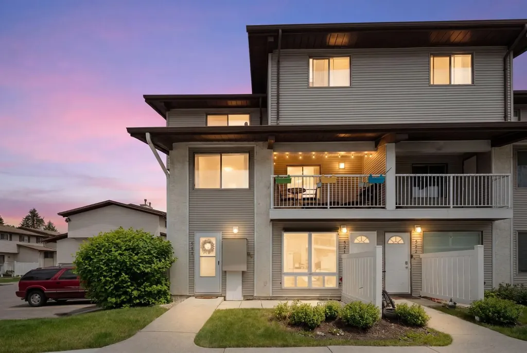 200 Brookpark Drive SW Calgary AB T2W3E5