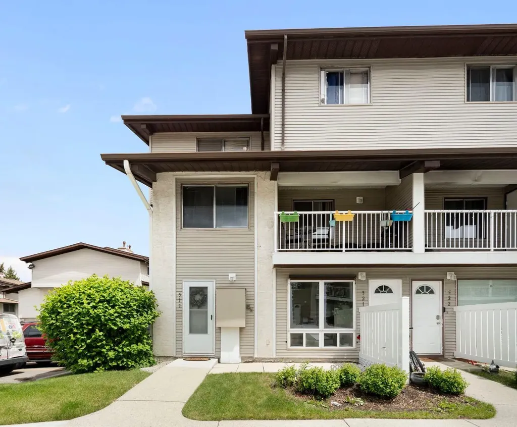 200 Brookpark Drive SW Calgary AB T2W3E5