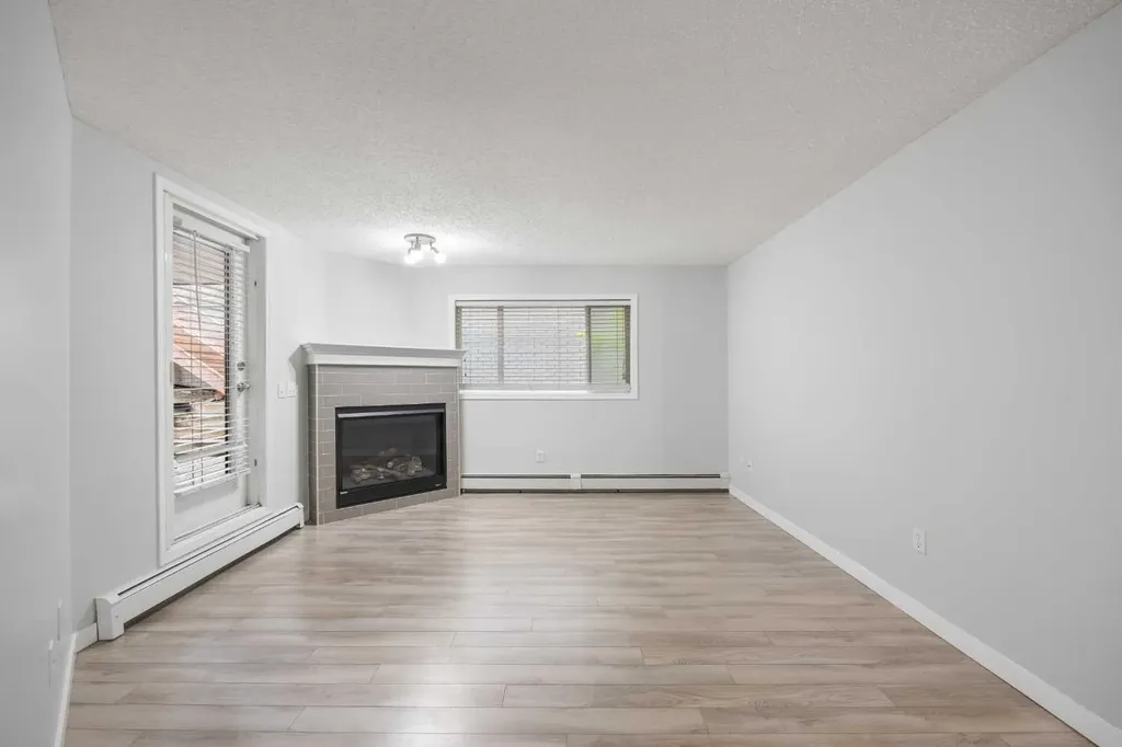 10 Sierra Morena Mews SW Calgary AB T3H 3K5