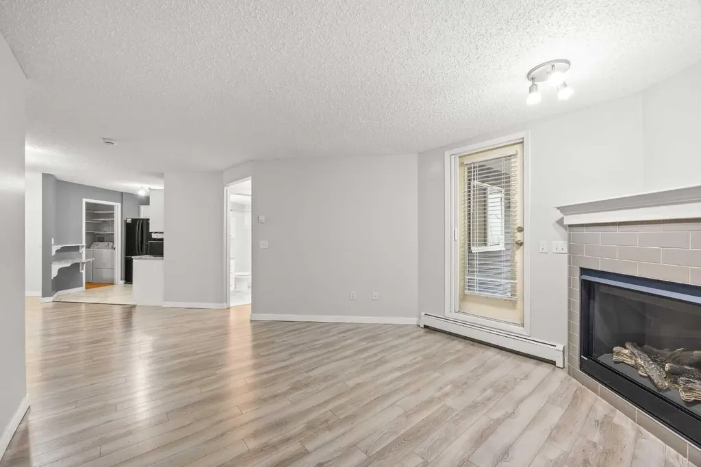 10 Sierra Morena Mews SW Calgary AB T3H 3K5