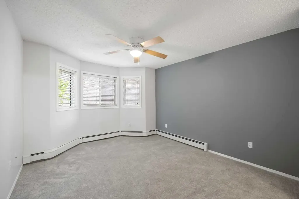 10 Sierra Morena Mews SW Calgary AB T3H 3K5