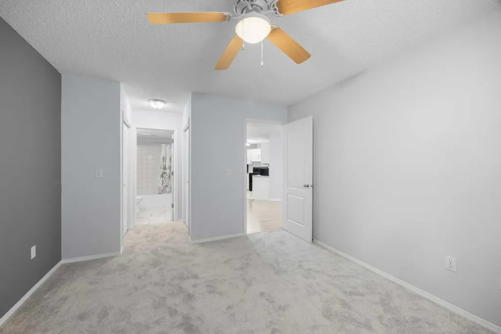 10 Sierra Morena Mews SW Calgary AB T3H 3K5