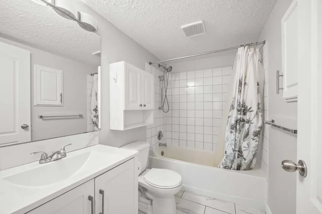 10 Sierra Morena Mews SW Calgary AB T3H 3K5