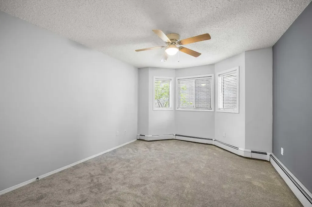 10 Sierra Morena Mews SW Calgary AB T3H 3K5