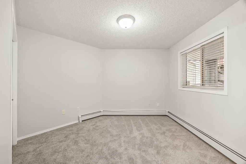 10 Sierra Morena Mews SW Calgary AB T3H 3K5
