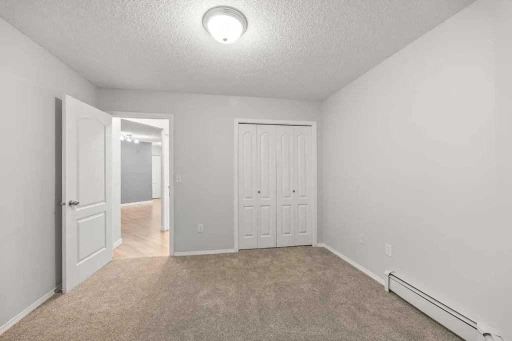 10 Sierra Morena Mews SW Calgary AB T3H 3K5
