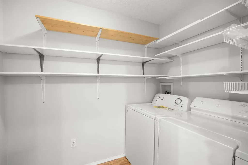 10 Sierra Morena Mews SW Calgary AB T3H 3K5