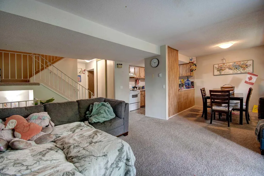 2200 Woodview Drive SW Calgary AB T2W 3N6
