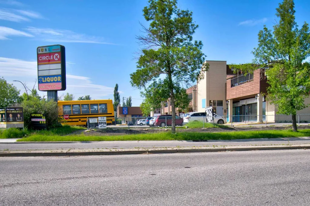 2200 Woodview Drive SW Calgary AB T2W 3N6