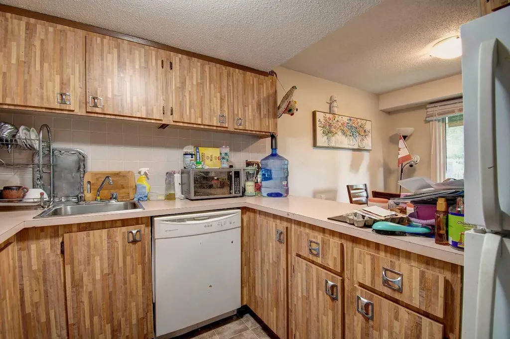 2200 Woodview Drive SW Calgary AB T2W 3N6