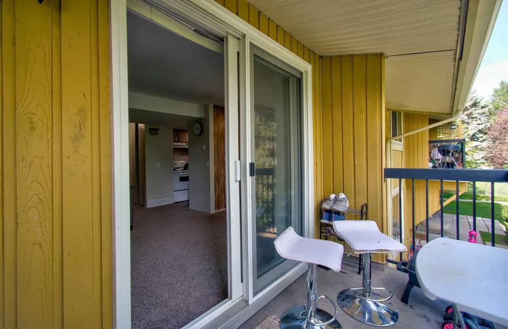2200 Woodview Drive SW Calgary AB T2W 3N6