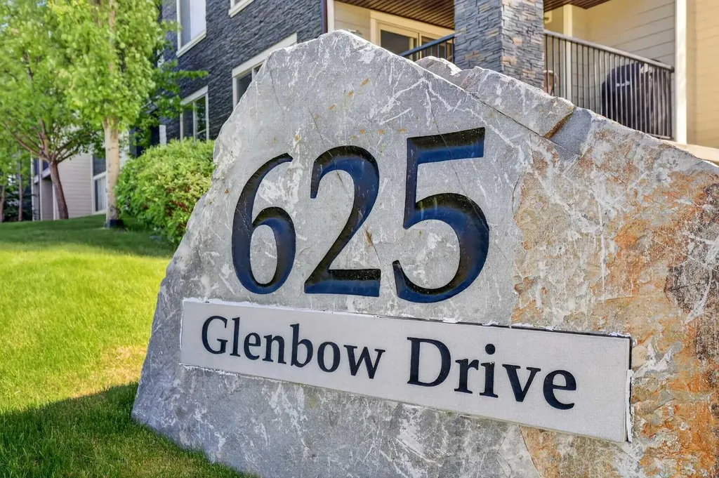 625 Glenbow Drive Cochrane AB T4C 0S9