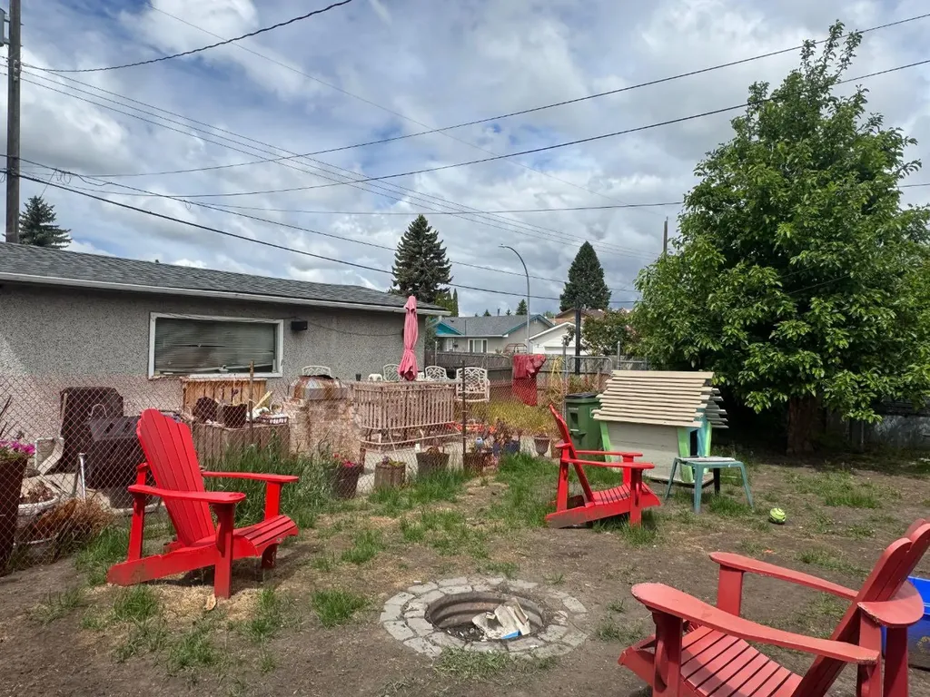 4203 106 Avenue Edmonton AB T6A 1E1