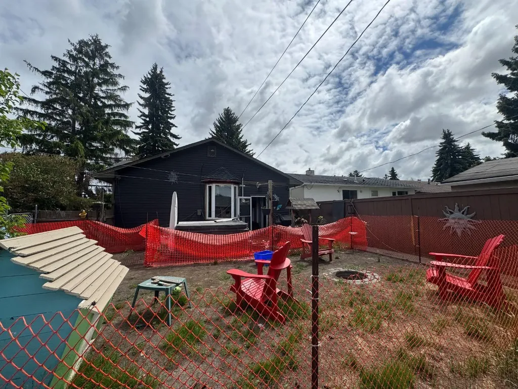 4203 106 Avenue Edmonton AB T6A 1E1