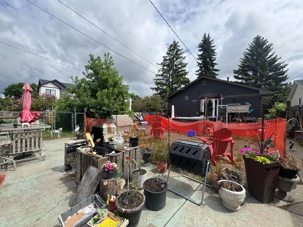 4203 106 Avenue Edmonton AB T6A 1E1