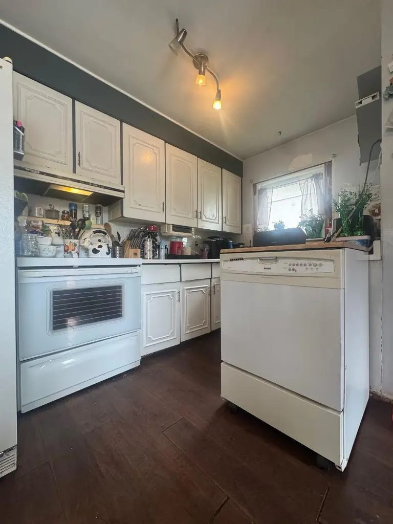 4203 106 Avenue Edmonton AB T6A 1E1