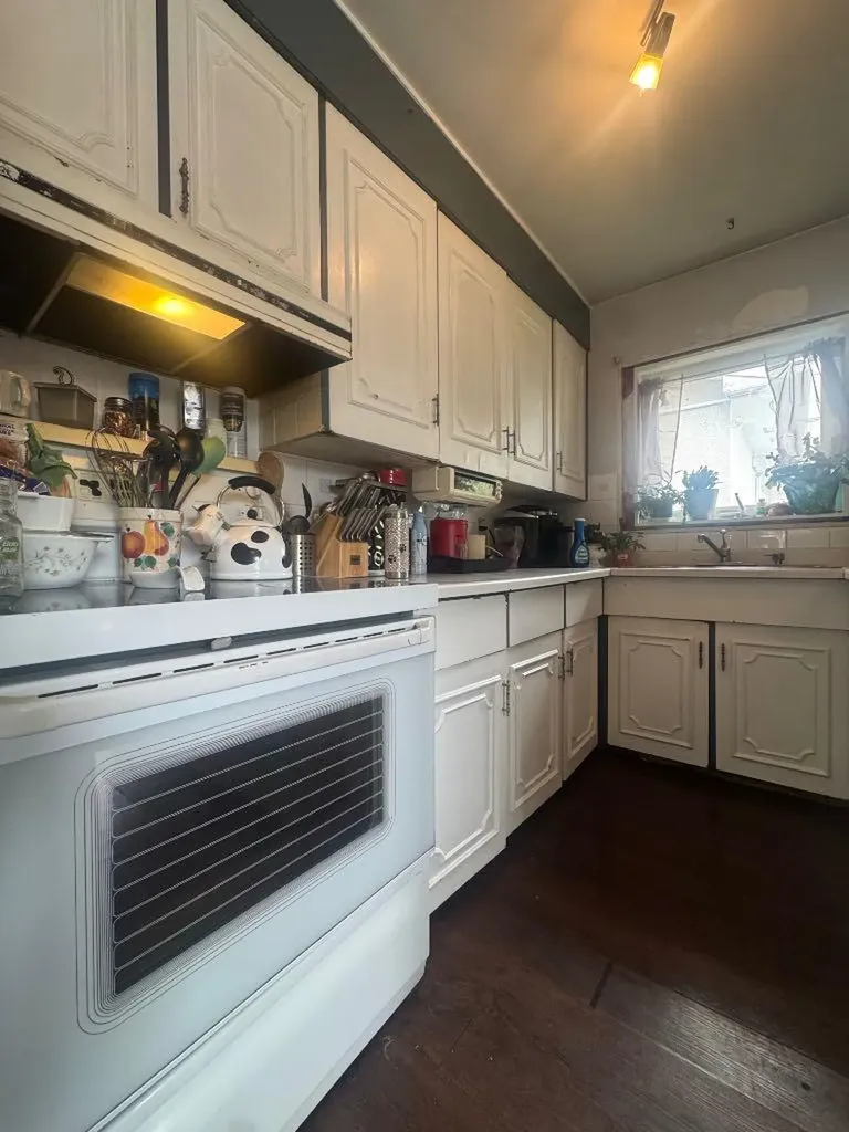 4203 106 Avenue Edmonton AB T6A 1E1