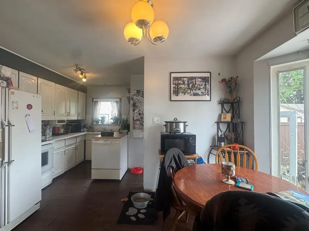 4203 106 Avenue Edmonton AB T6A 1E1